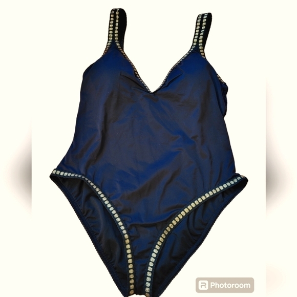 Gibson Latimer Other - NWT Gibson latimer Europe black 1pc swim  large trim in gold